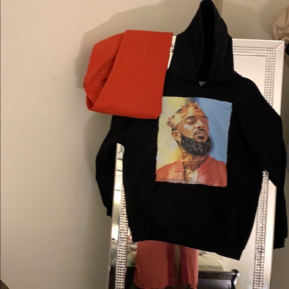 Sporty Fall Look Featuring Nipsey Hussle Hoodie - Picture 4 of 4